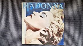 Discos de vinilo: Madonna - True blue - Editado por CBS. Año 1.986. Encarte con las letras de las canciones.